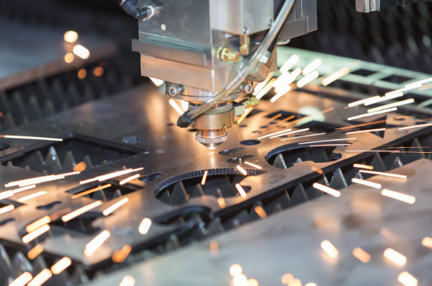 Wie der richtige Service für eine Laserschneidanlage Ihre Produktionsqualität steigert