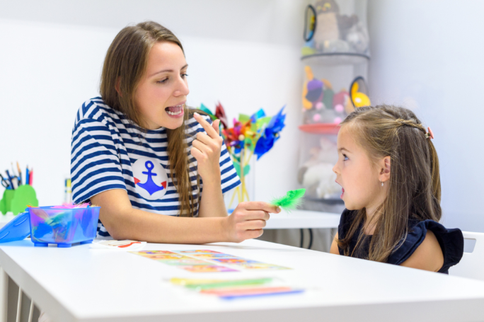 Wie ein Sprachtherapeut Kindern beim Sprechenlernen hilft